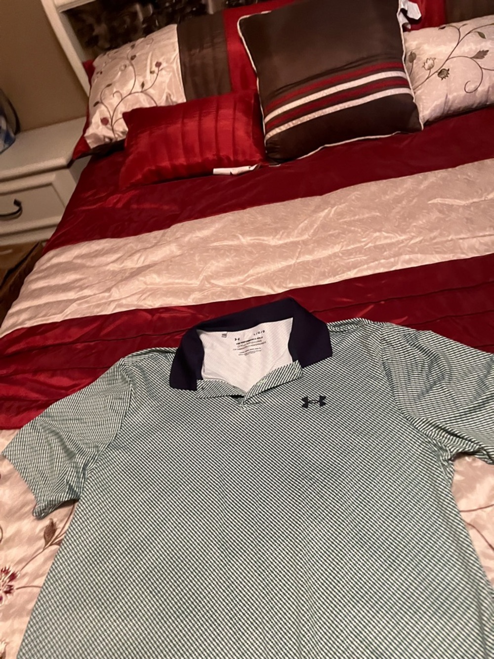 Under Armour Men’s Green Micro-Pattern Polo with Navy Collar